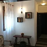 Chabola Nyaraló *