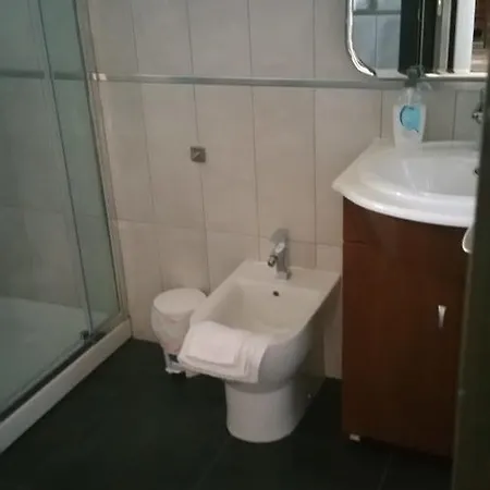 Chabola Дения